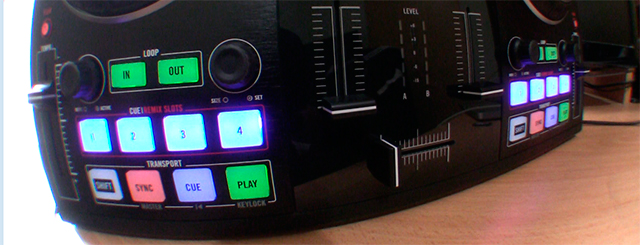 Native Instruments Traktor Kontrol S2MK2 - Pads