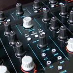 NI Traktor Kontrol S4 Mk2 Review traktor s4 mk2 front 02